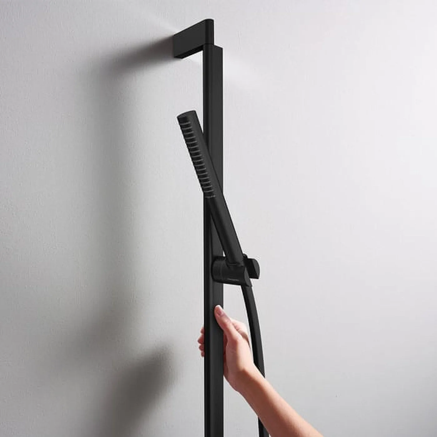 Hansgrohe Pulsify E set klizna šipka 65 crevo i ručica tuša matt black 24370670