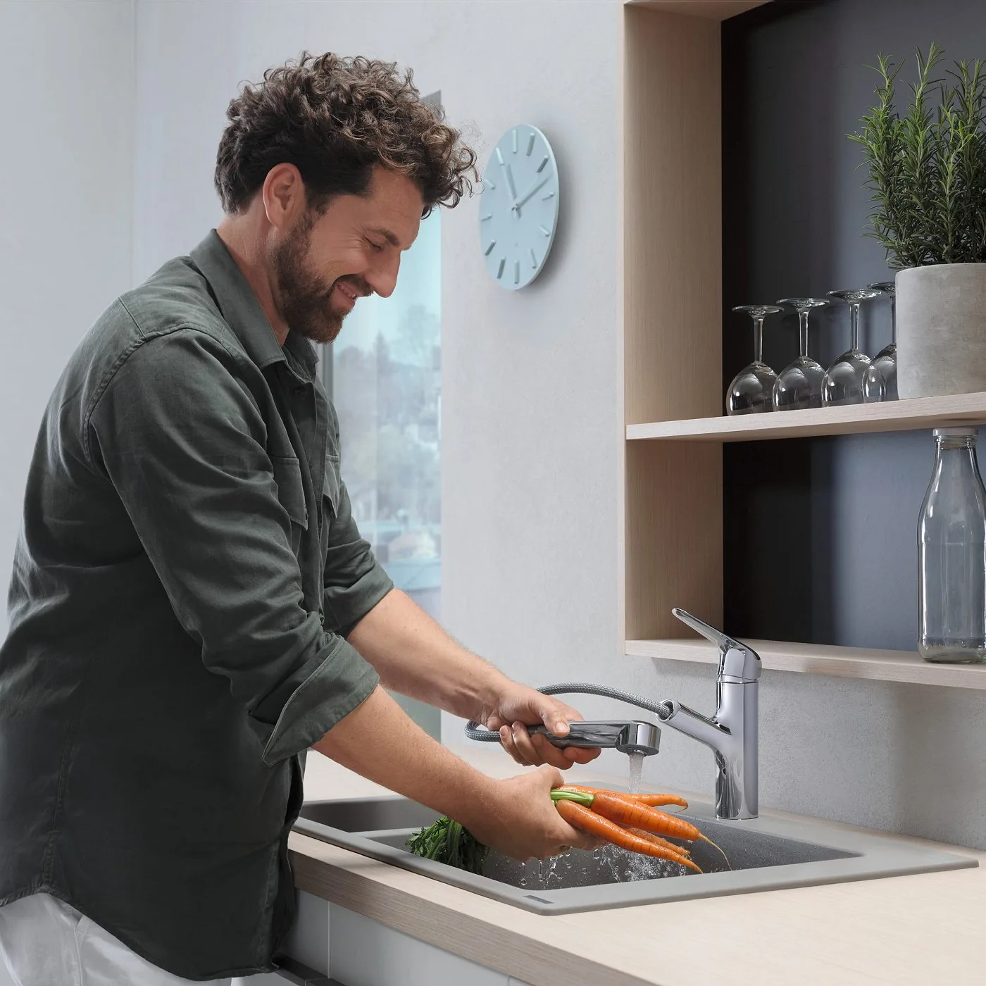 Hansgrohe Focus M42 slavina za sudoperu 150 sa izvlačnim tušem 71814000