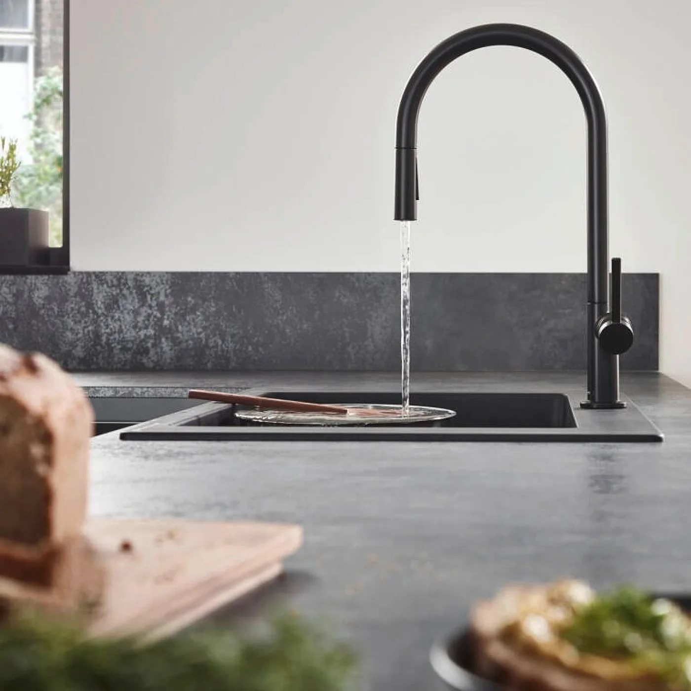Hansgrohe Talis M54 za sudoperu 210 sa izvlačnim tušem 2 jet, sBox matt black 72801670