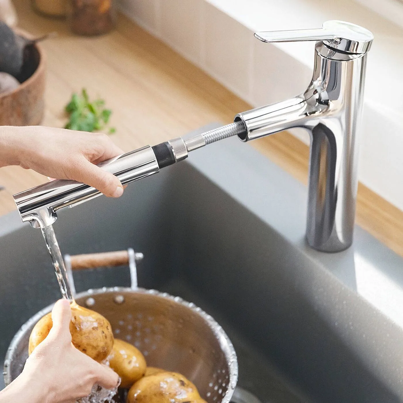Hansgrohe Zesis M33 slavina za sudoperu 160 sa izvlačnim tušem dva mlaza 74801000